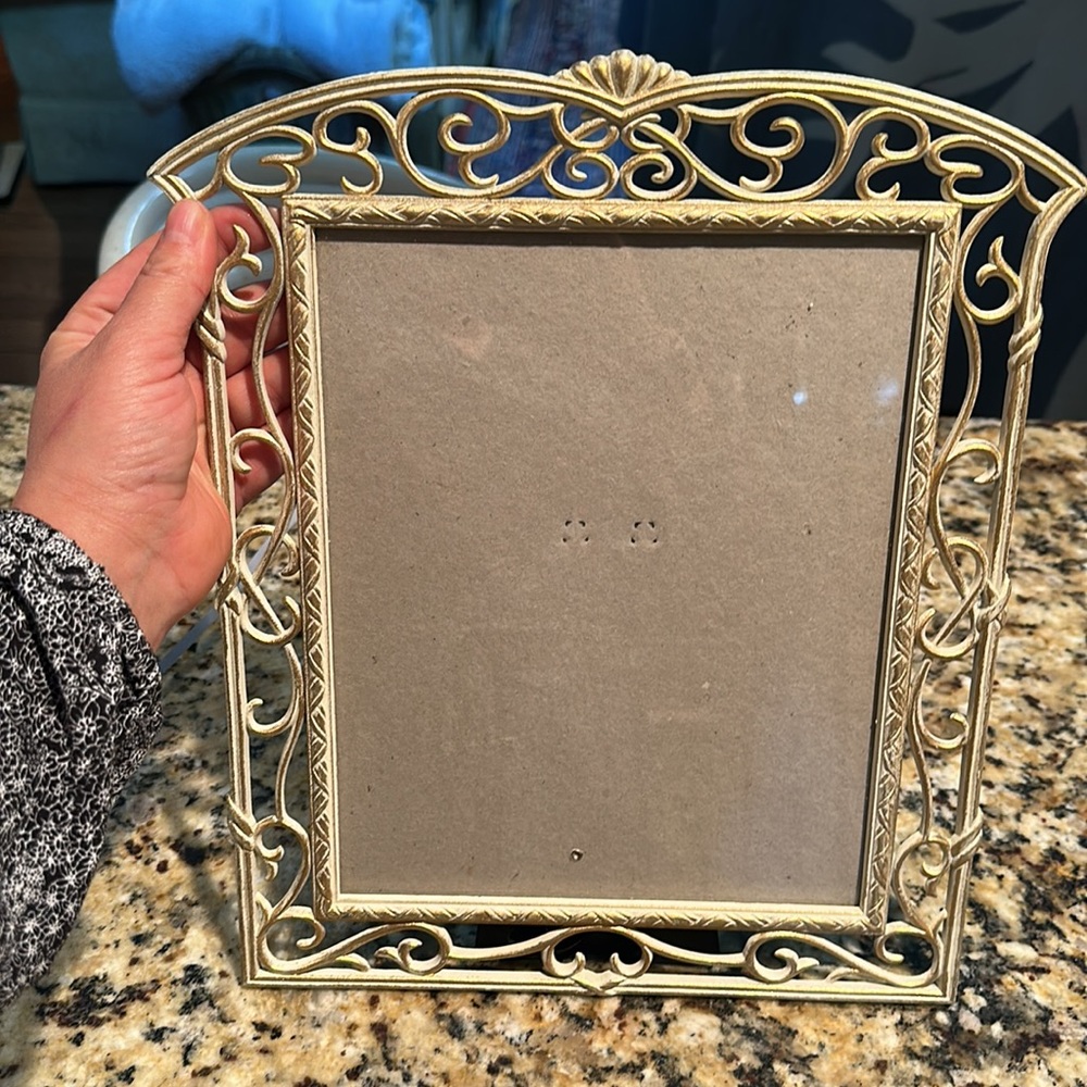 Vintage metal picture frame - Picture 10 of 10